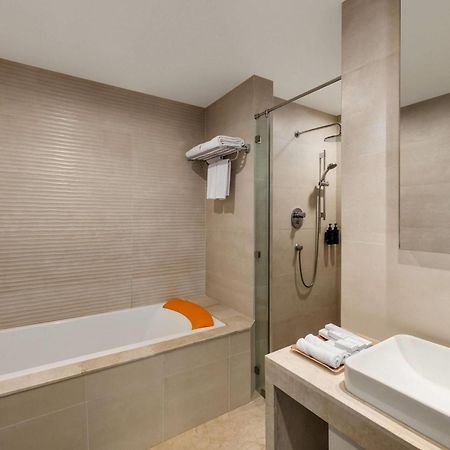 Ramada By Wyndham Kathmandu Dhumbarahi Hotel Buitenkant foto