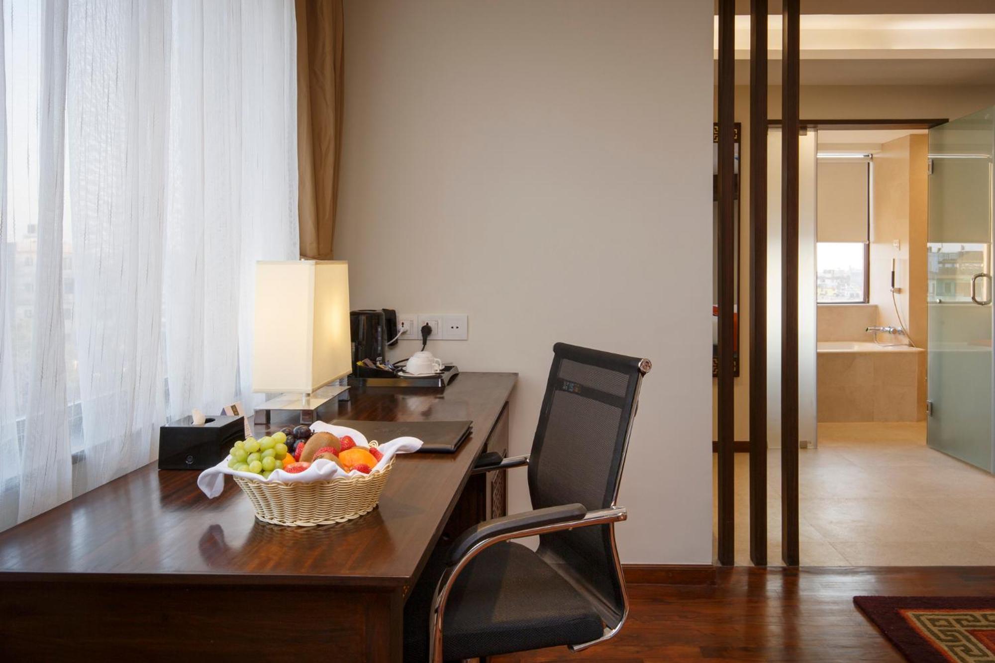 Ramada By Wyndham Kathmandu Dhumbarahi Hotel Buitenkant foto