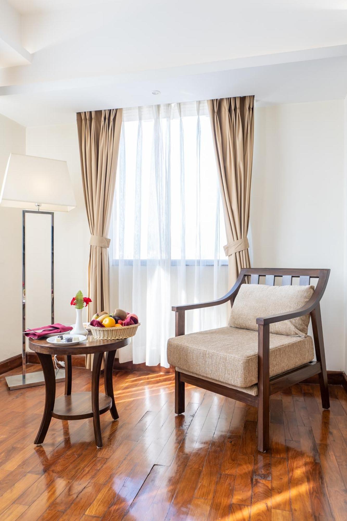 Ramada By Wyndham Kathmandu Dhumbarahi Hotel Buitenkant foto