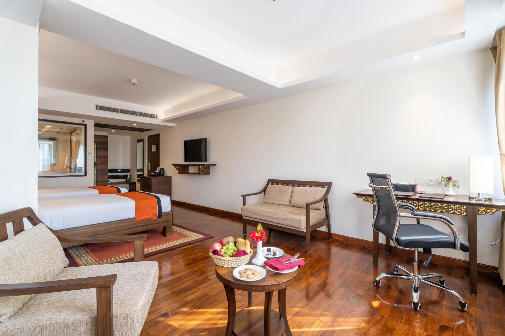 Ramada By Wyndham Kathmandu Dhumbarahi Hotel Buitenkant foto
