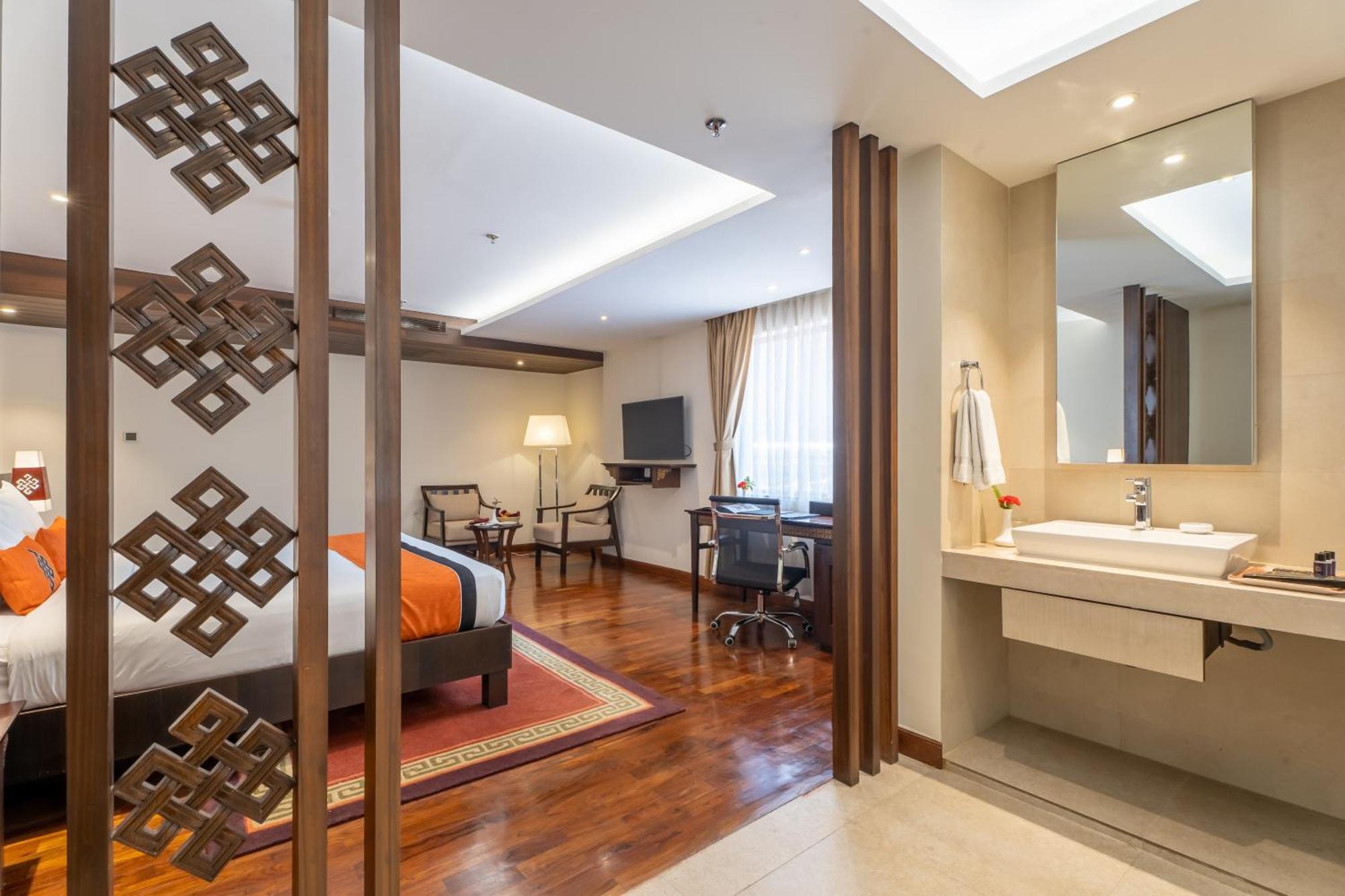 Ramada By Wyndham Kathmandu Dhumbarahi Hotel Buitenkant foto
