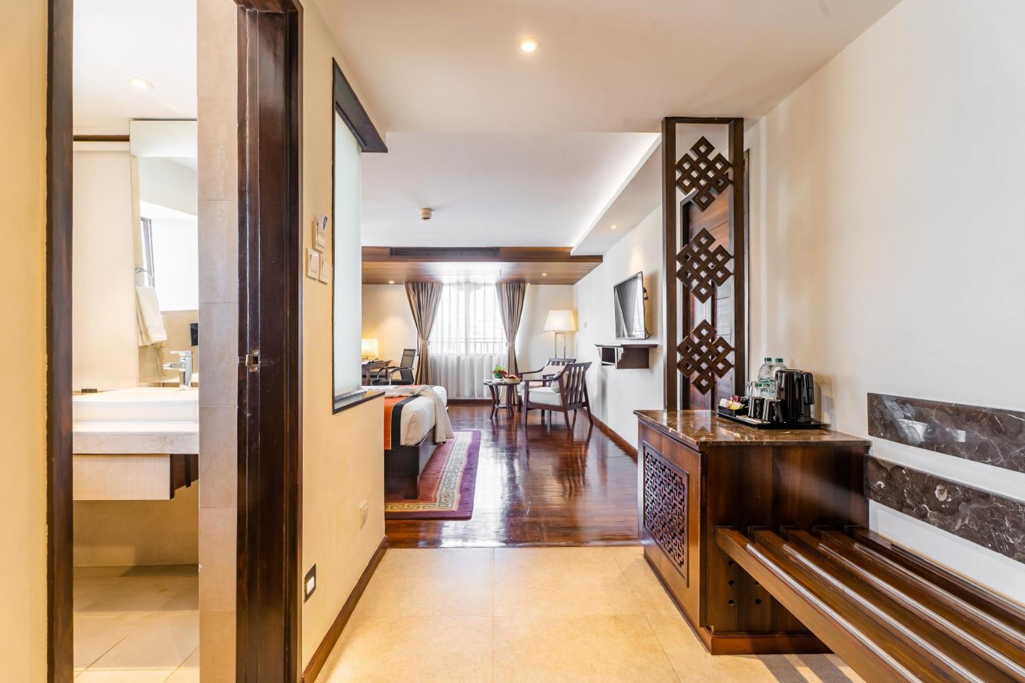Ramada By Wyndham Kathmandu Dhumbarahi Hotel Buitenkant foto