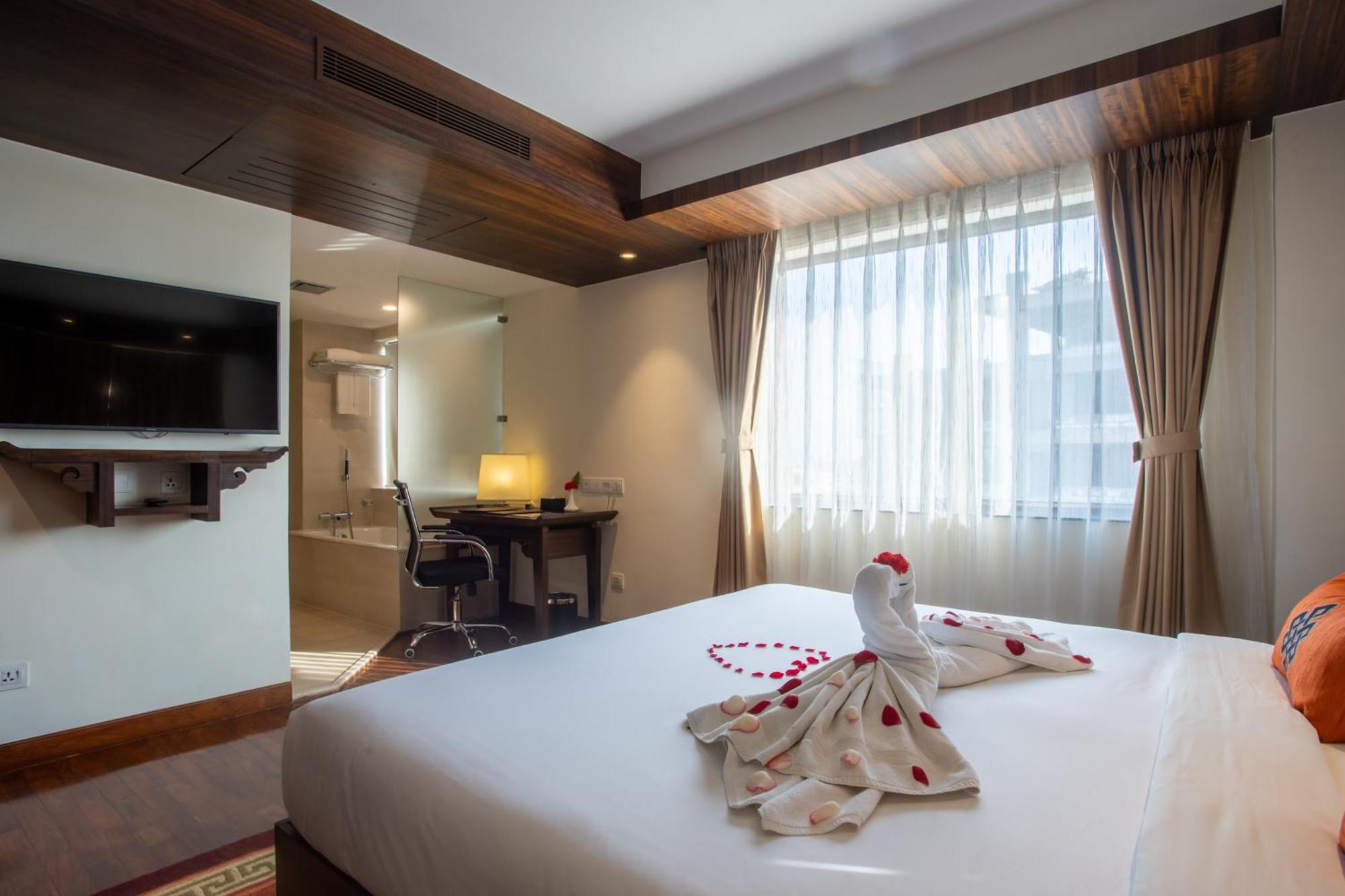 Ramada By Wyndham Kathmandu Dhumbarahi Hotel Buitenkant foto