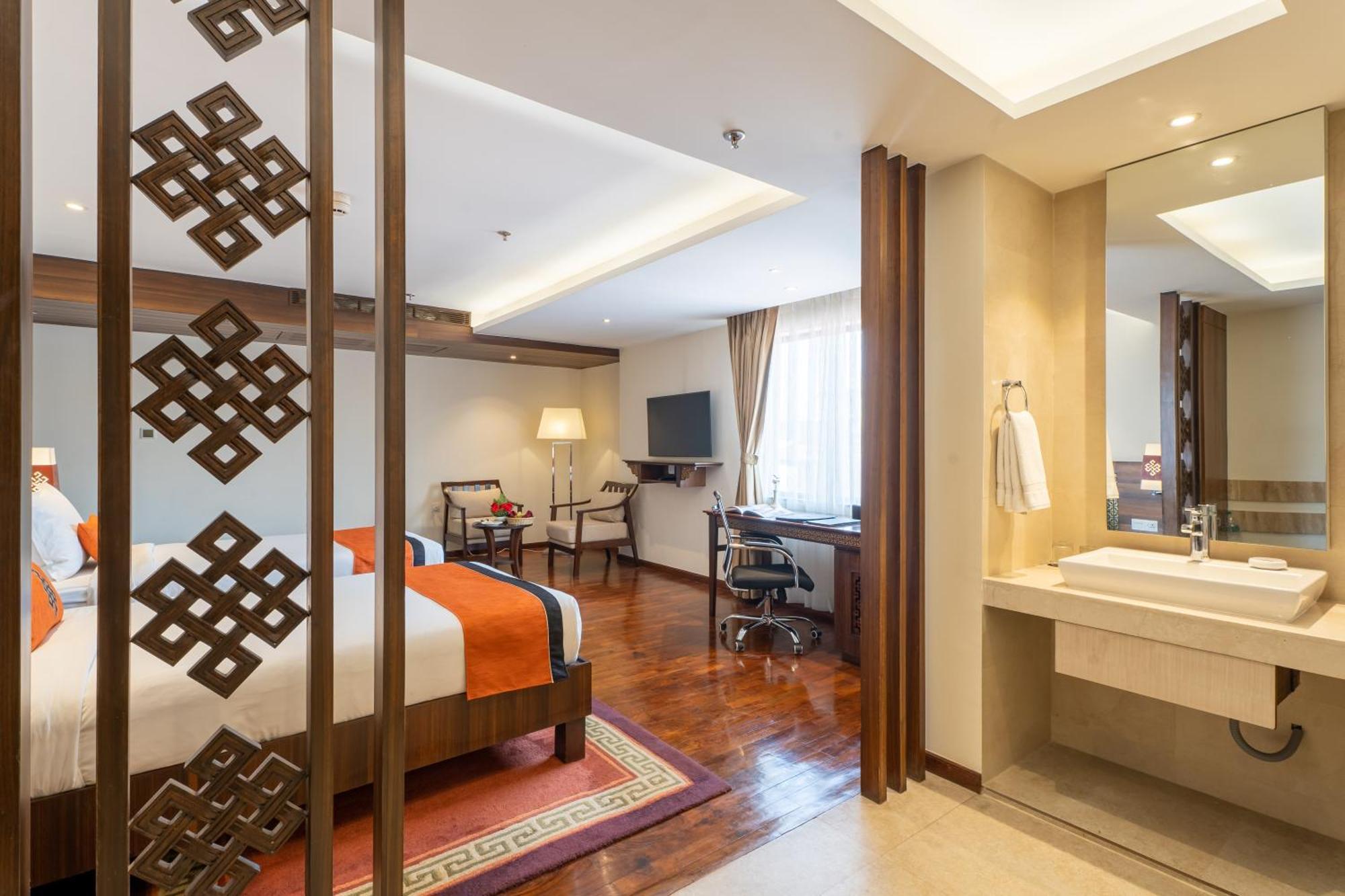 Ramada By Wyndham Kathmandu Dhumbarahi Hotel Buitenkant foto