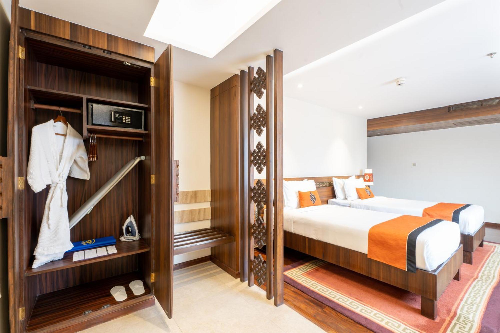 Ramada By Wyndham Kathmandu Dhumbarahi Hotel Buitenkant foto