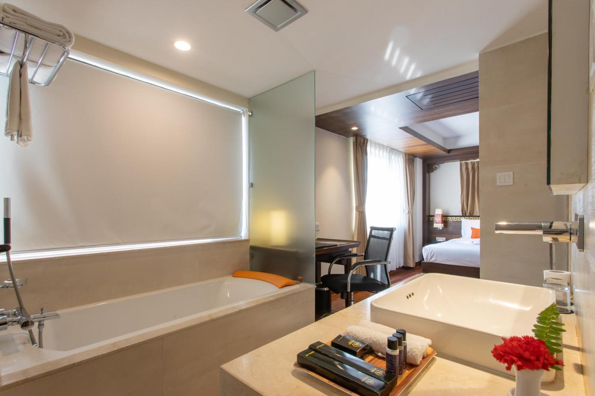 Ramada By Wyndham Kathmandu Dhumbarahi Hotel Buitenkant foto
