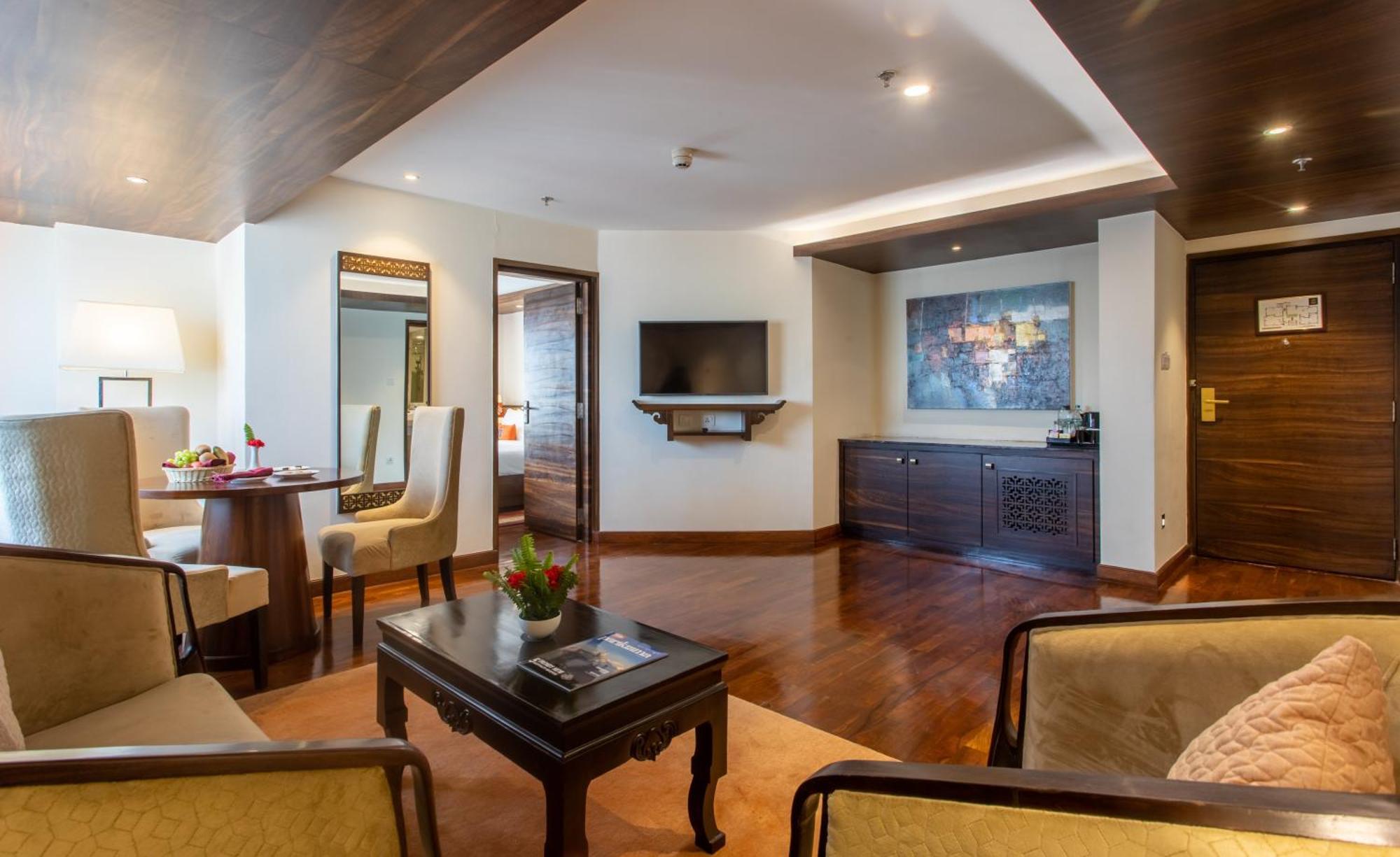 Ramada By Wyndham Kathmandu Dhumbarahi Hotel Buitenkant foto