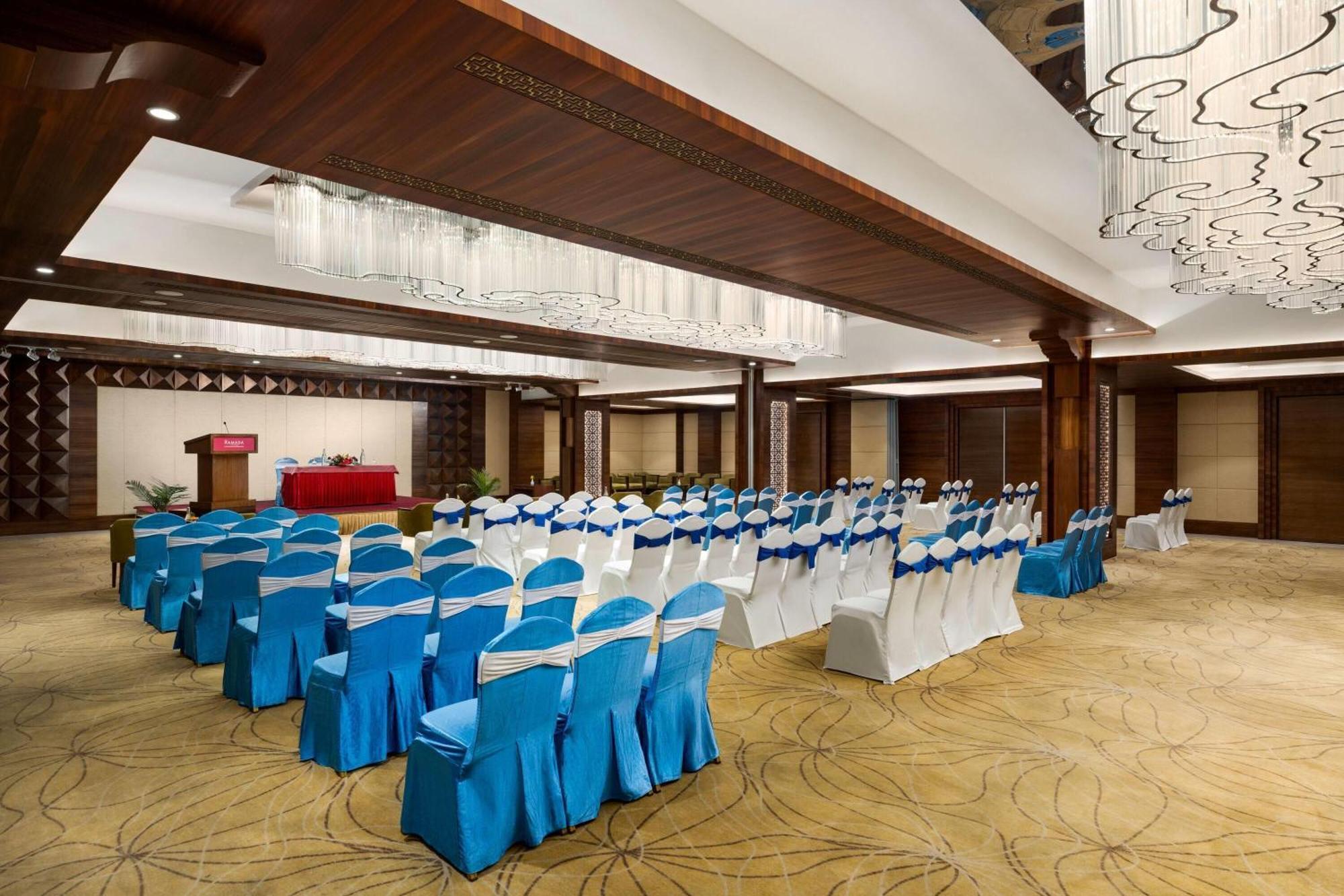 Ramada By Wyndham Kathmandu Dhumbarahi Hotel Buitenkant foto