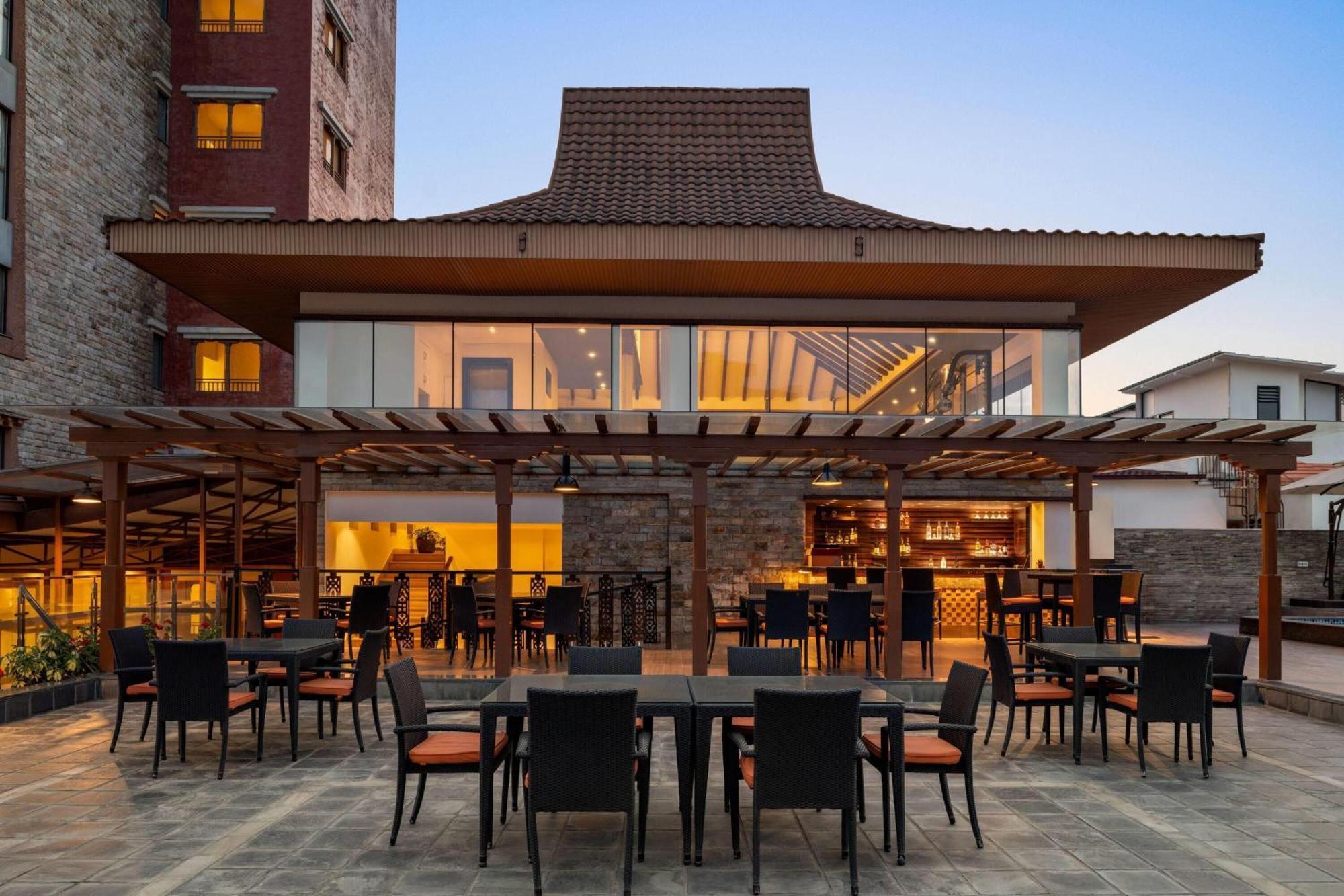 Ramada By Wyndham Kathmandu Dhumbarahi Hotel Buitenkant foto